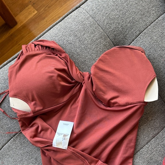 Express Body Contour Bodysuit in Rich Rust - Picture 7 of 8